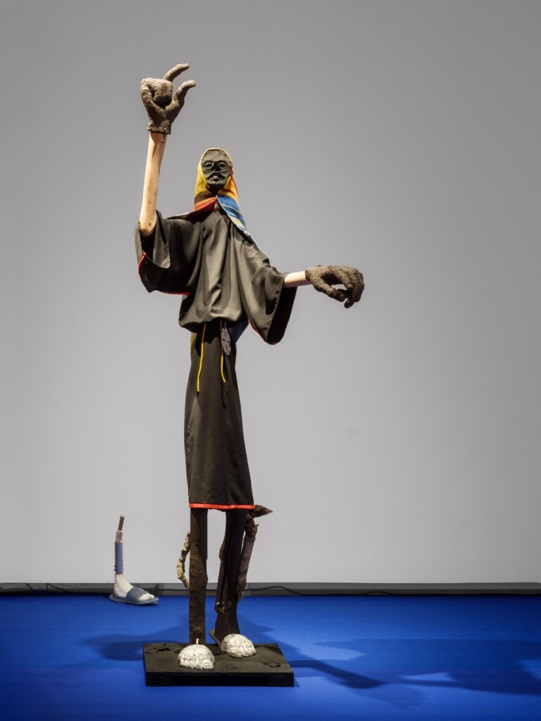 Olof Marsja, "Dancer II", 2025 och "Konstnärens fot", 2026. Foto: Jean-Baptiste Béranger. 